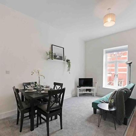 Town Center Apartment In Bishops Stortford Birchanger Buitenkant foto